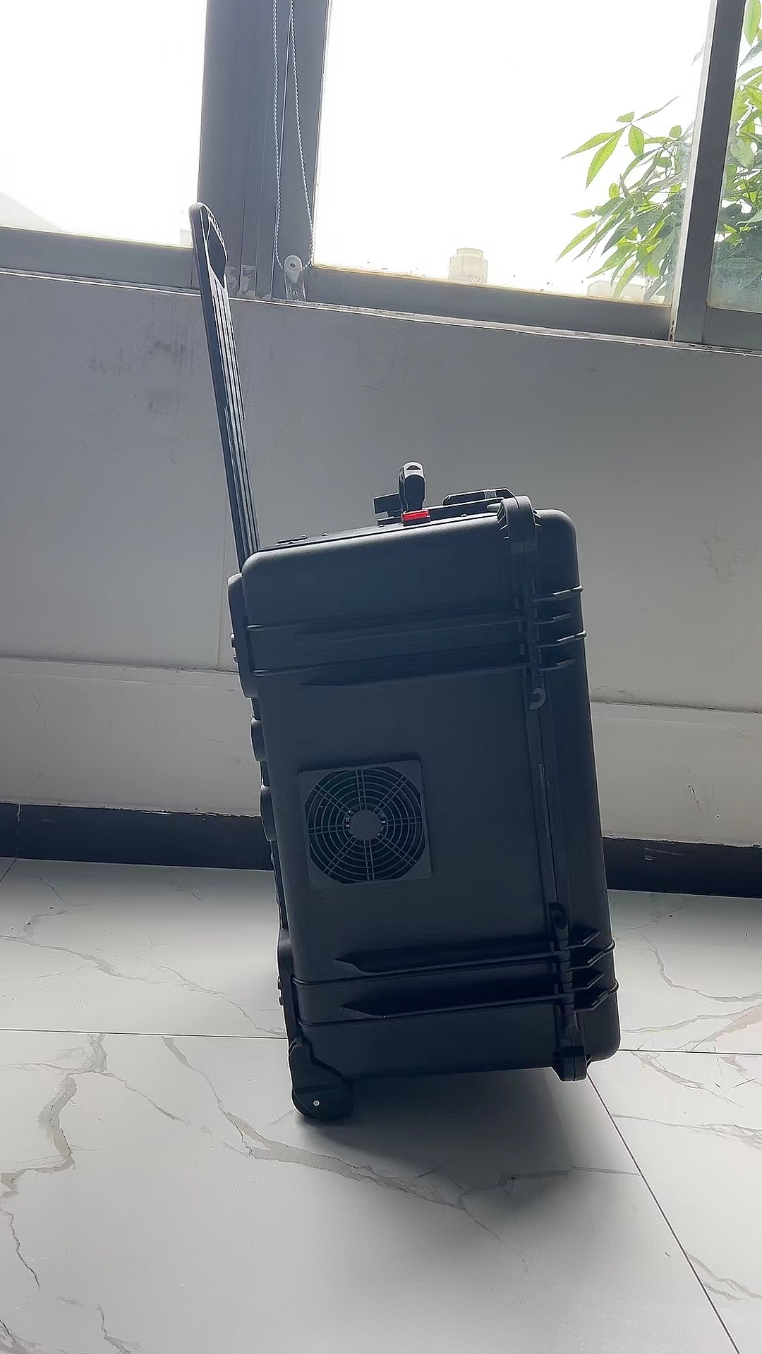 莲池手拉箱型移动通信干扰器